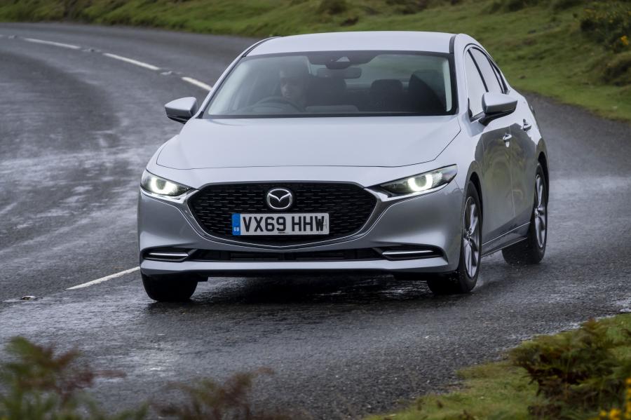  Mazda3 Skyactiv-X Sport Sedan (BP) 2019 года  (UK) (фото 18 из 42)